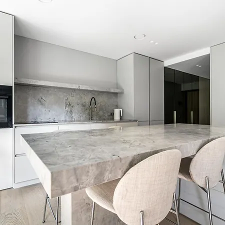 Apartment Refined Luxury Surrounded By Forest Mg *