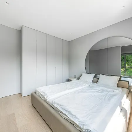 Apartment Refined Luxury Surrounded By Forest Mg