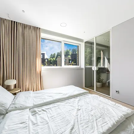 Refined Luxury Surrounded By Forest Mg Apartment *