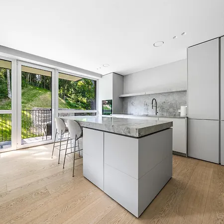 Refined Luxury Surrounded By Forest Mg