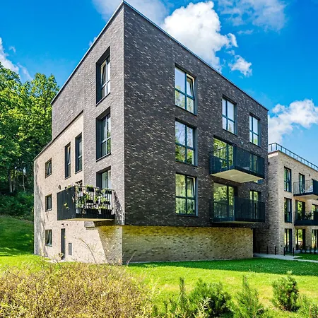 Refined Luxury Surrounded By Forest Mg