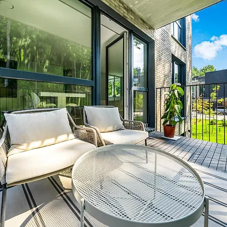 Refined Luxury Surrounded By Forest Mg Apartment *